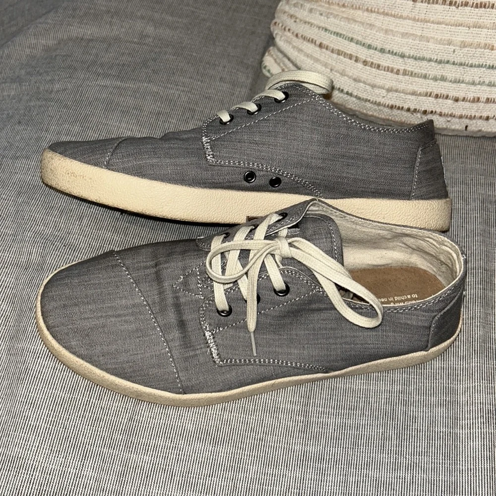 Mens Tom sneakers size 9